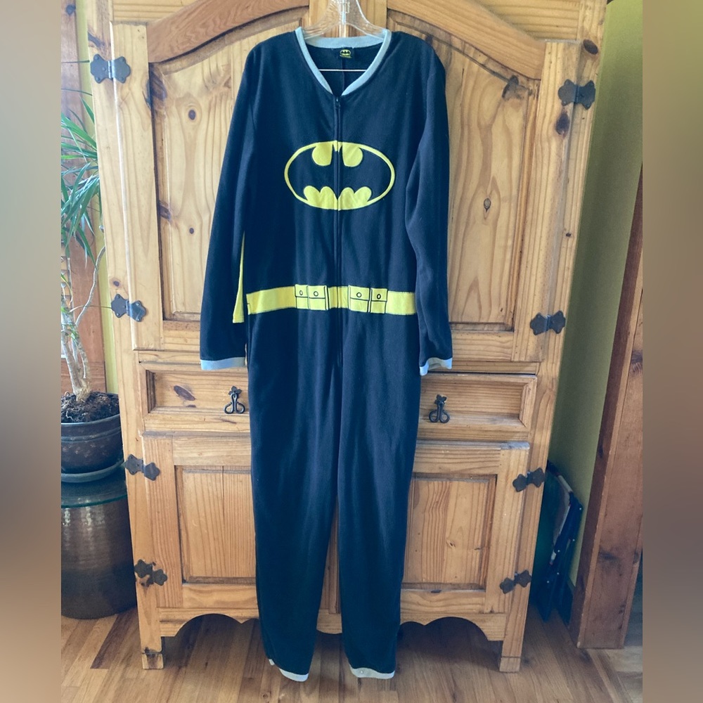 Mens Batman black yellow one piece winter pajamas with cape size M
